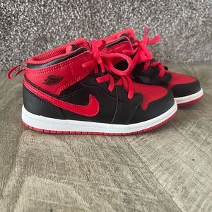 Jordan AJ 1 Mid